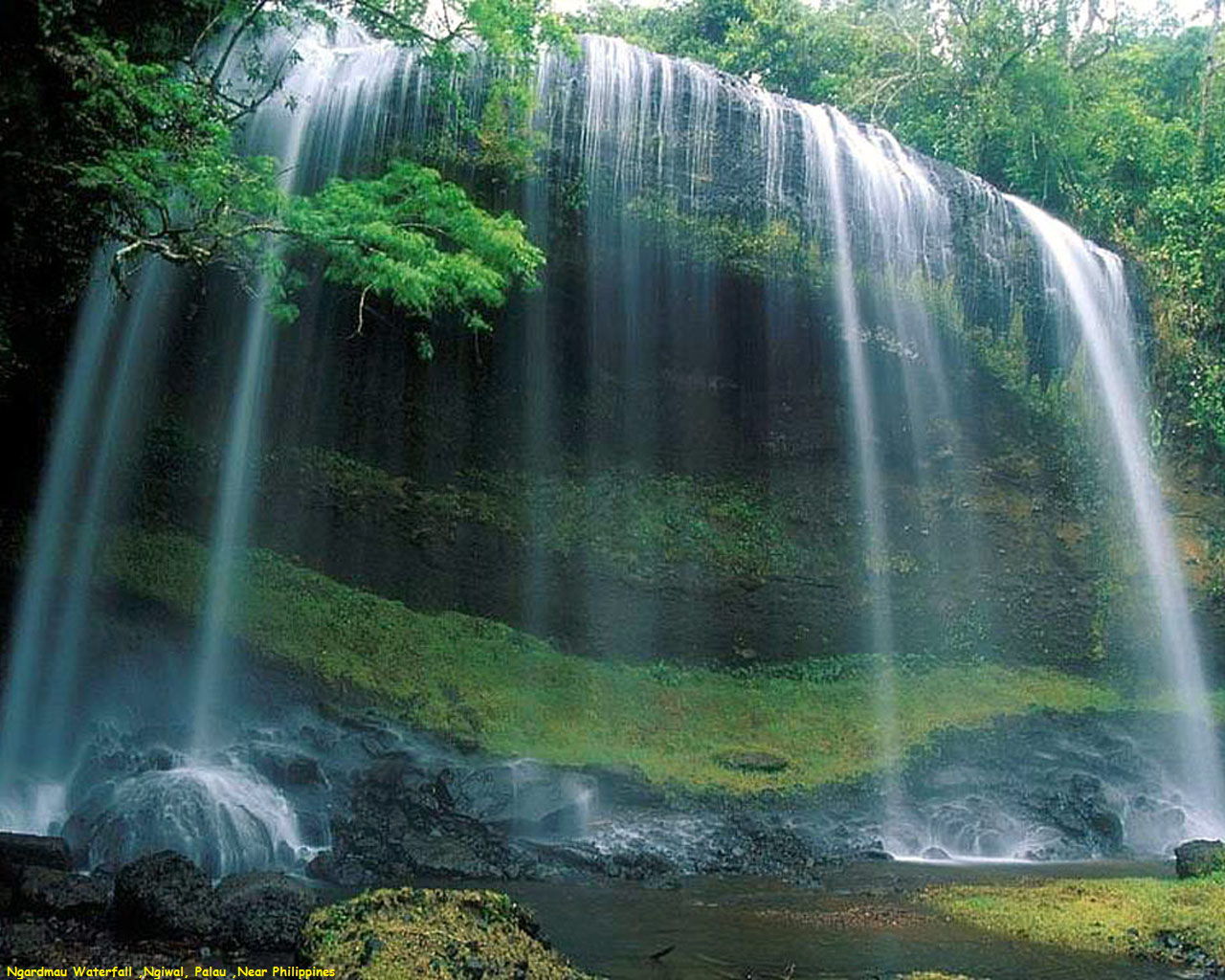 Ngardmau Waterfall ,Ngiwal, Palau