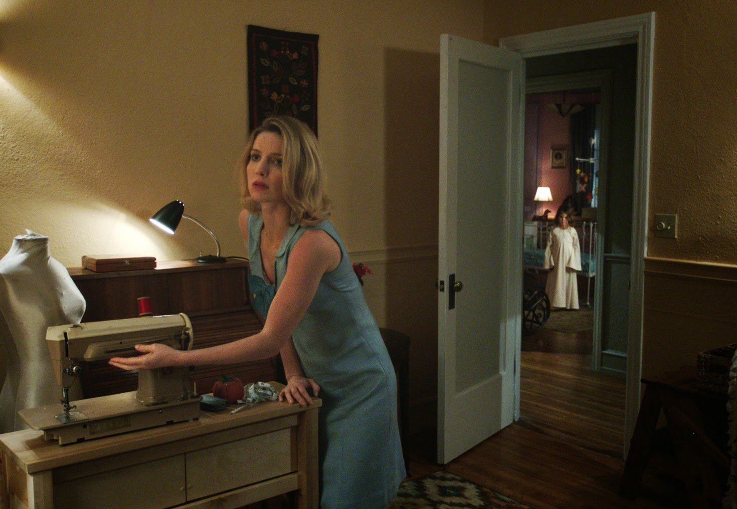 4 Clips of Annabelle Teaser Trailer