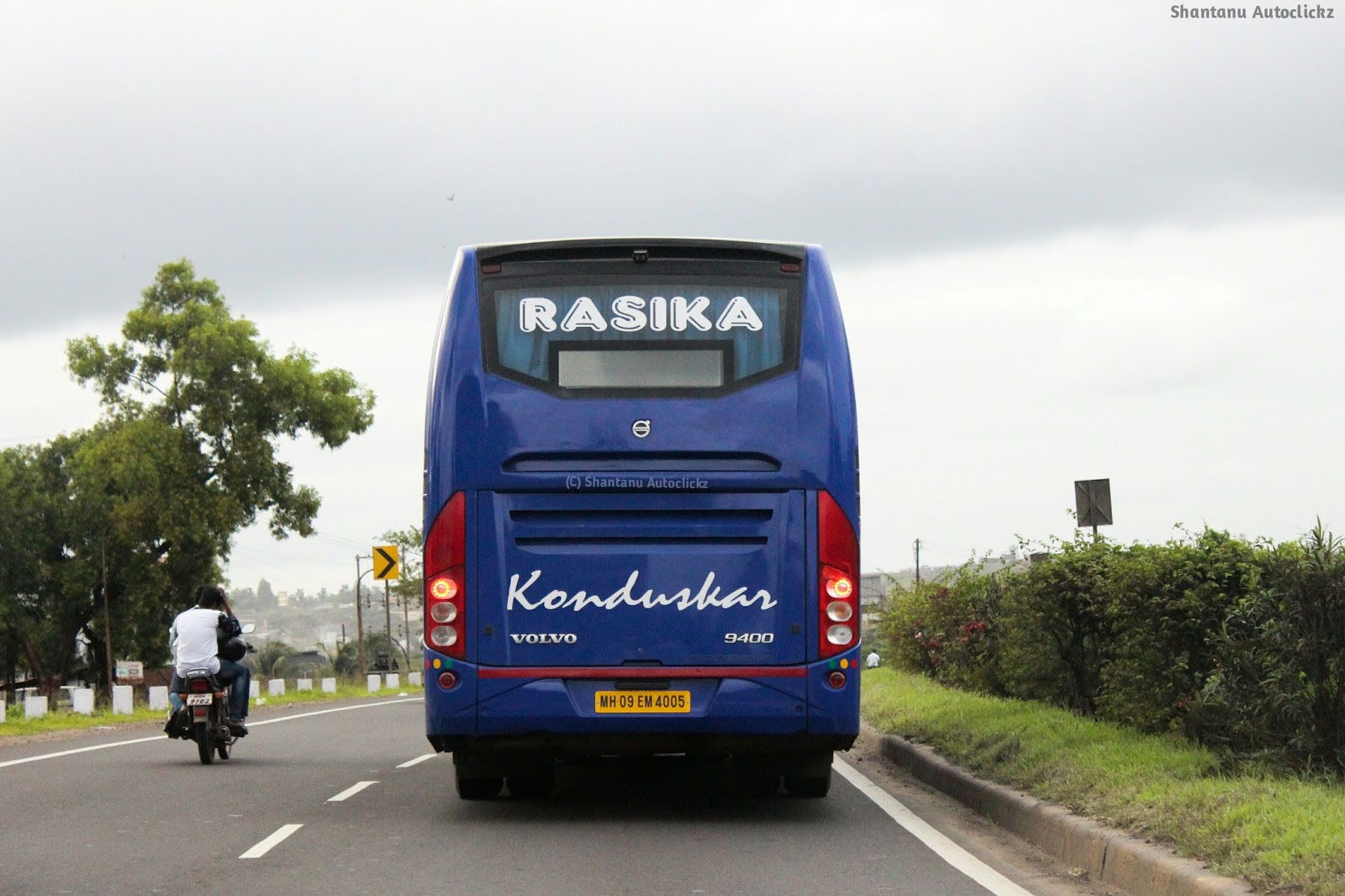 Shantanu Autoclickz Brand new Konduskar Travels Volvo B8R doing