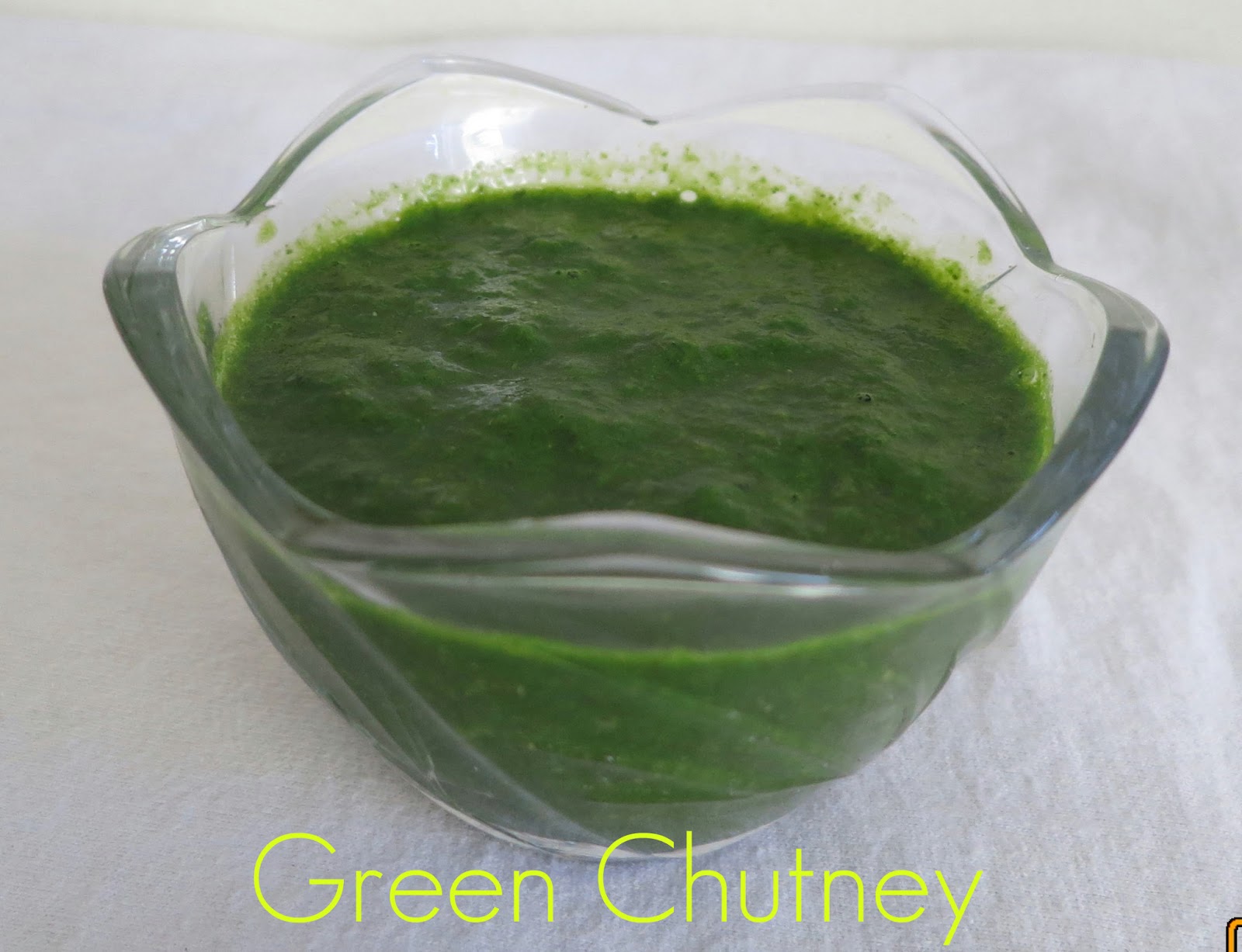 Simply Delicious Green chutney for chaat (Mint Coriander Chutney)
