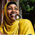 Daawo Naag kaftan badan oo ka sheekeneysa Nagaaha ugu baashaal jecel soomalida calaamadaha lagu garto thumbnail