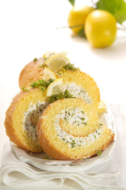pistachio and cream swiss roll