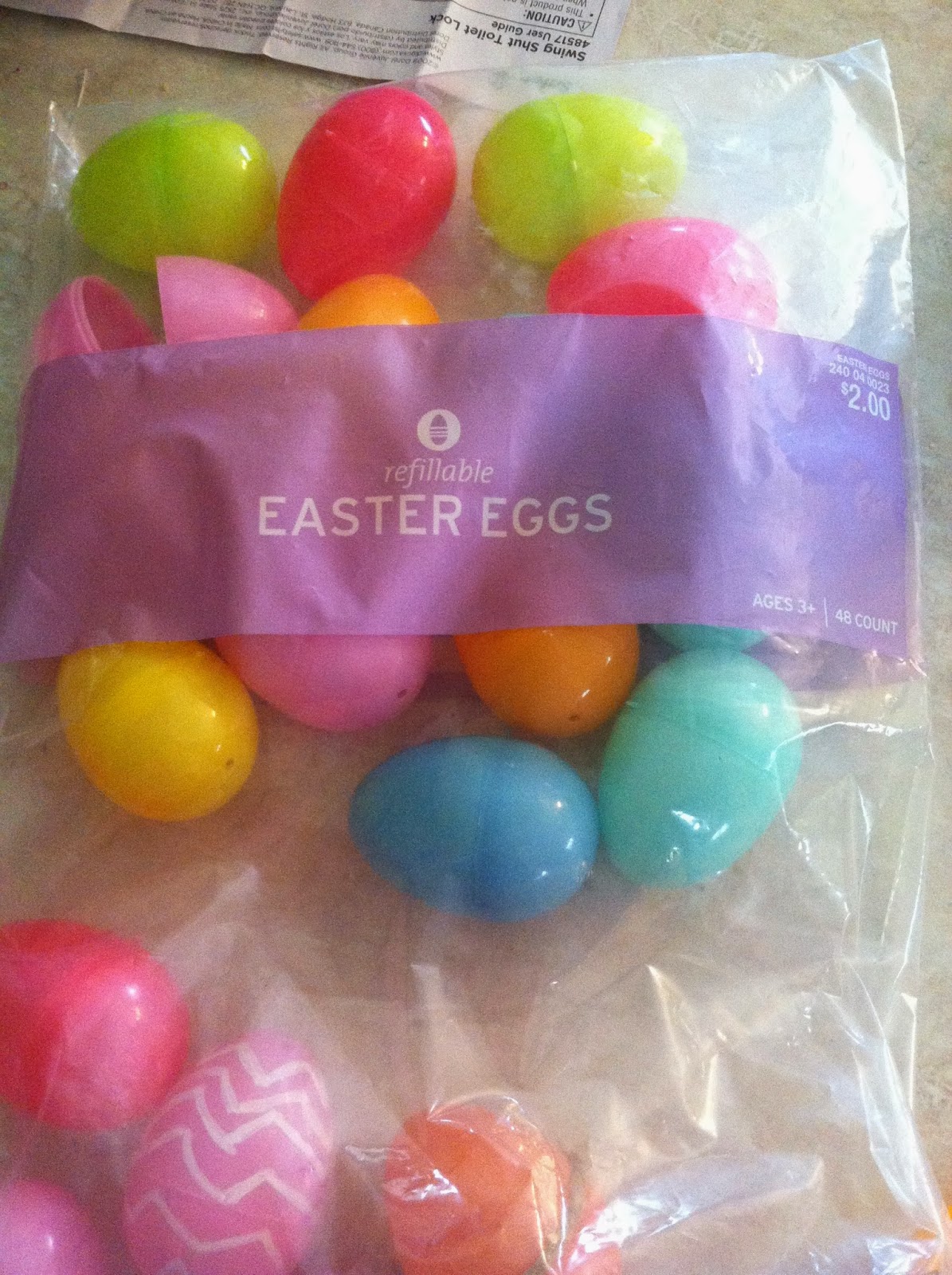 Burlap and Bananas 5 Plastic Easter Egg Wreath DIY!
