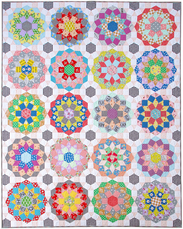 Mandolin Quilt - Tales of Cloth Quilt Club 2018 | © Red Pepper Quilts 2018 #redpepperquilts #mandolinquilt #englishpaperpiecing