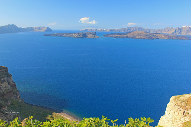 Santorini Greece island volcano caldera Minoan eruption geology travel copyright rocdoctravel.com