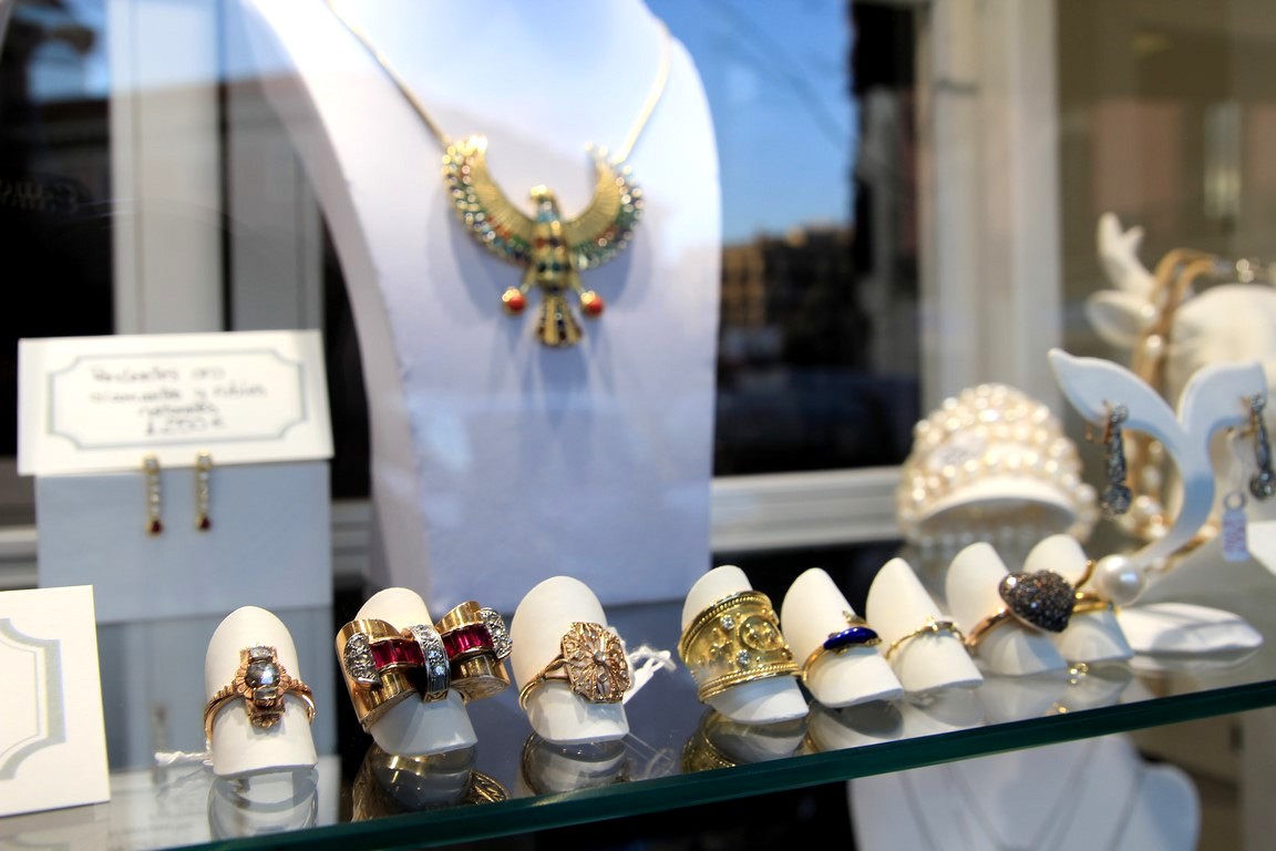 Diamantes Eixample Barcelona. Gemóloga, diamantes