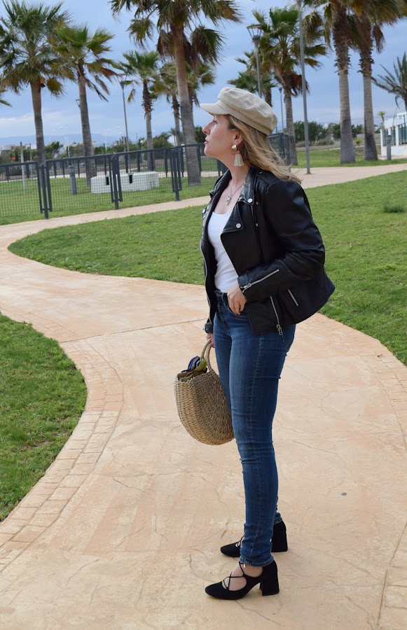 Biker y gorra look primavera 4