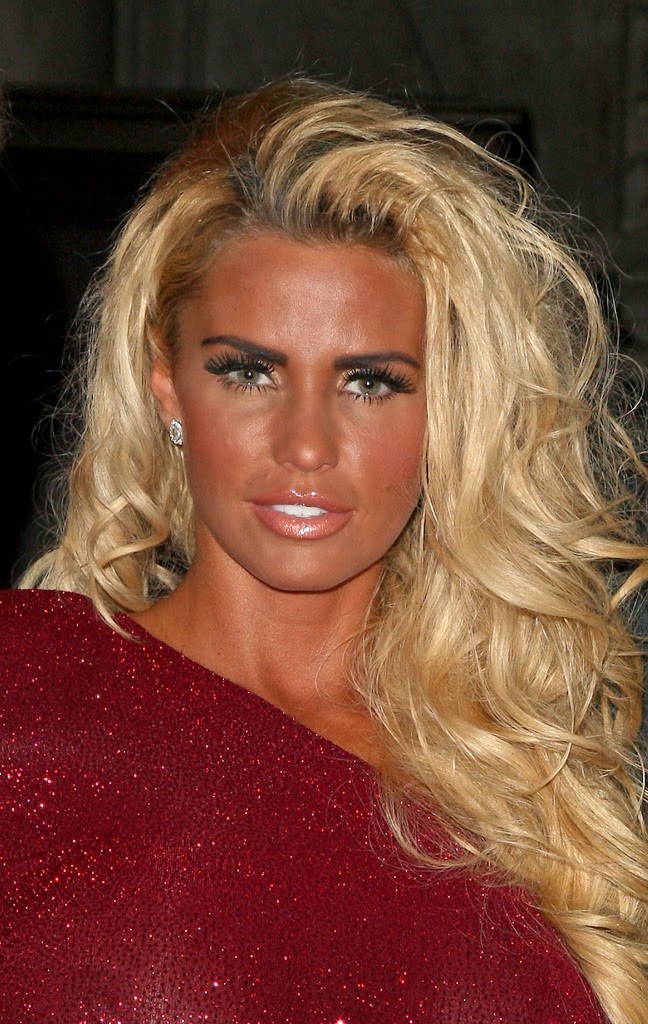 Майли сайрус фото. Up fails. Up fails. Неудачный макияж знаменитостей. Обри о дэй aubrey o day.