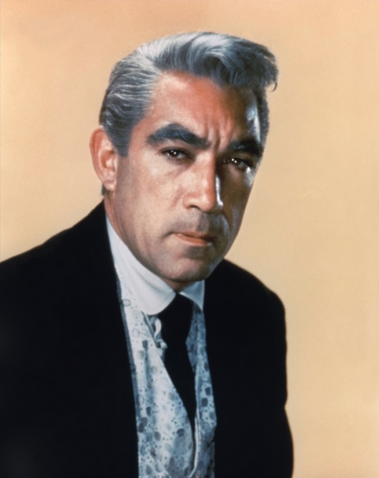 Anthony Quinn Photos