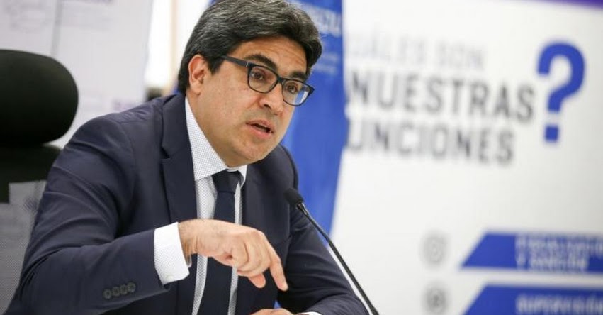 MINEDU: Se creyó que el mercado se iba a regular solo, pero se han dado malas prácticas en la educación (Carlos Martín Benavides Abanto) www.minedu.gob.pe MINEDU: Se creyó que el mercado se iba a regular solo, pero se han dado malas prácticas en la educación (Carlos Martín Benavides Abanto) www.minedu.gob.pe