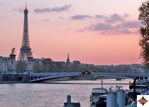 Parigi, tramonto sulla Senna Parigi, tramonto sulla Senna