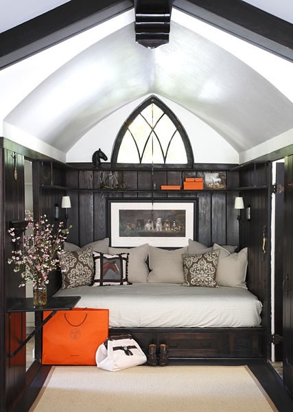 Lisa Mende Design The New Trend Woman Cave A Cozy Corner With Sofa In Pink