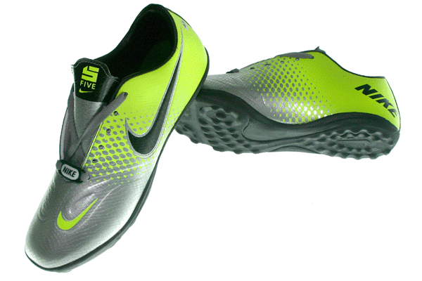 Sepatu Futsal: Terlihat lebih ramping dan ringan hal ini agar mudah 