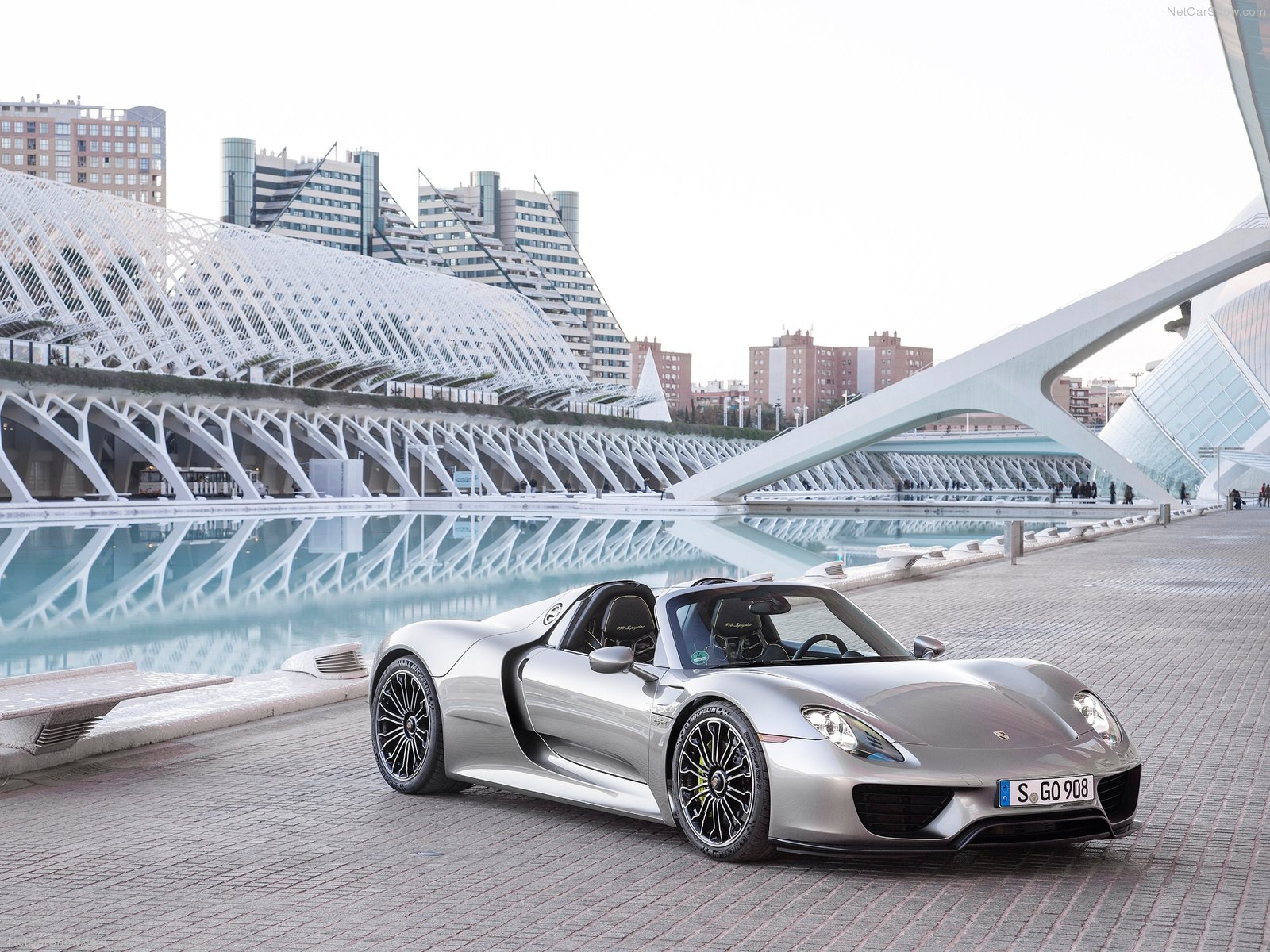 Porsche 918-2015 Porsche 918 - 2015 - Sports Car