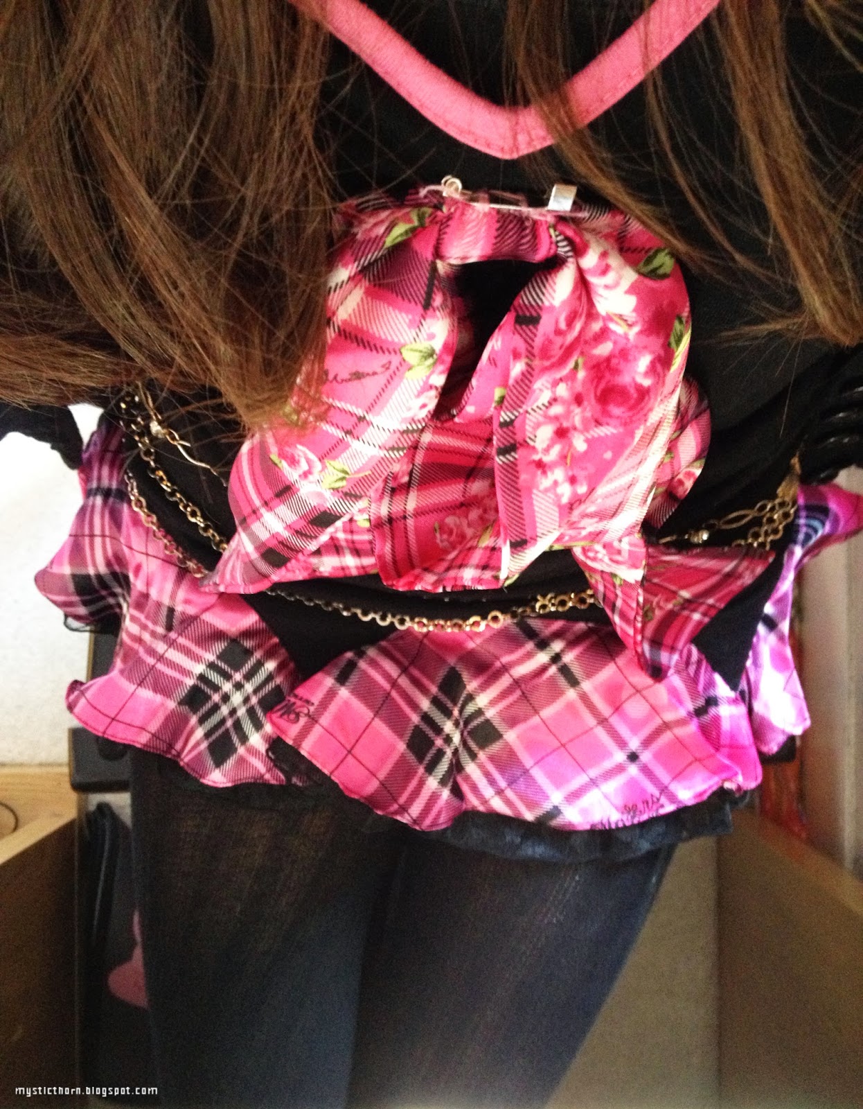 It's A Love/Hate Relationship - Hello Lizzie Bee