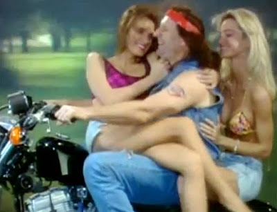 Al Bundy als Rocker auf Motorrad lustig Al Bundy als Rocker auf Motorrad lustig