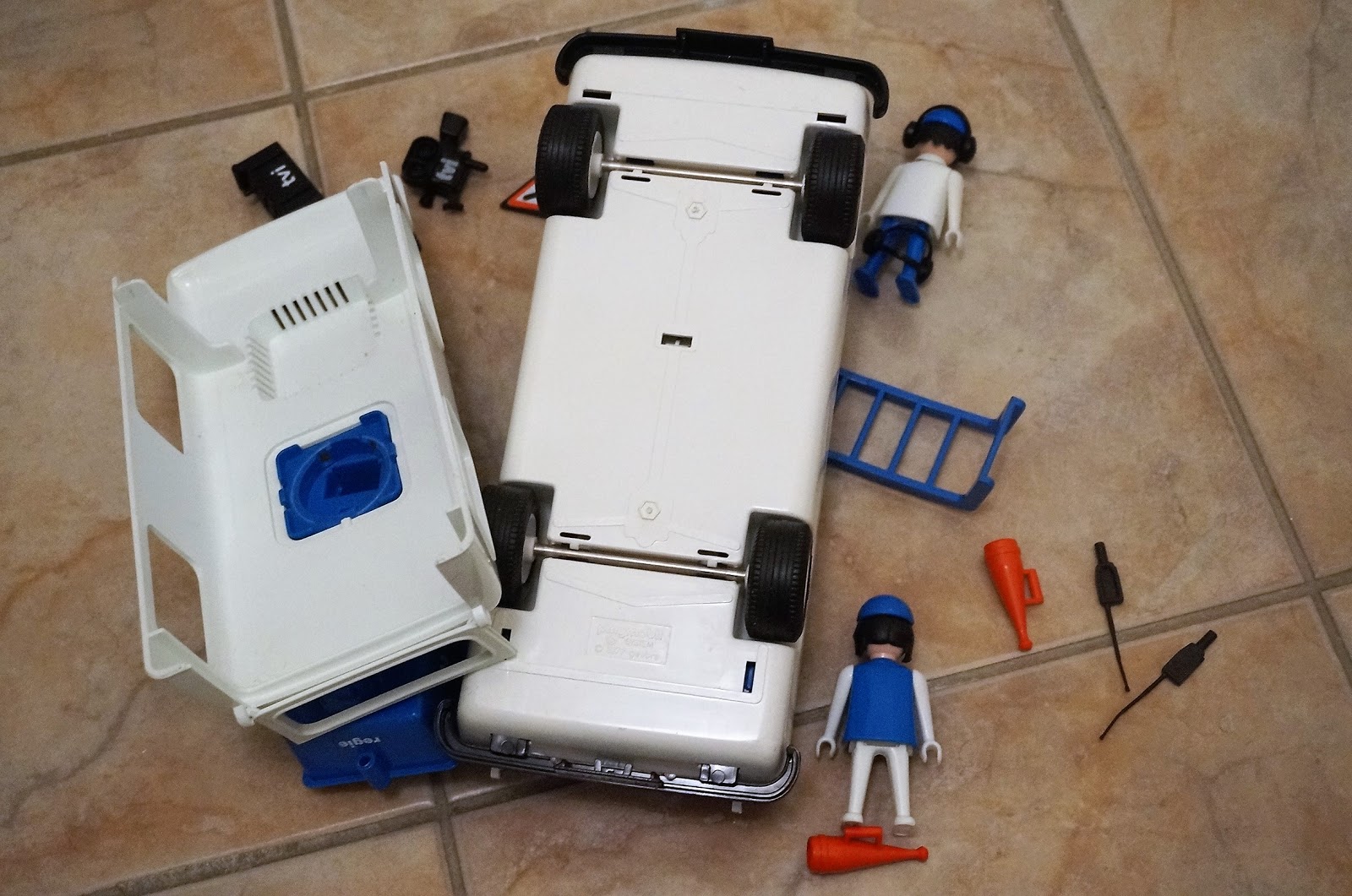 PLAYMOBIL 3530 3531 3571 vintage télévision TVI technicien caméra EUR