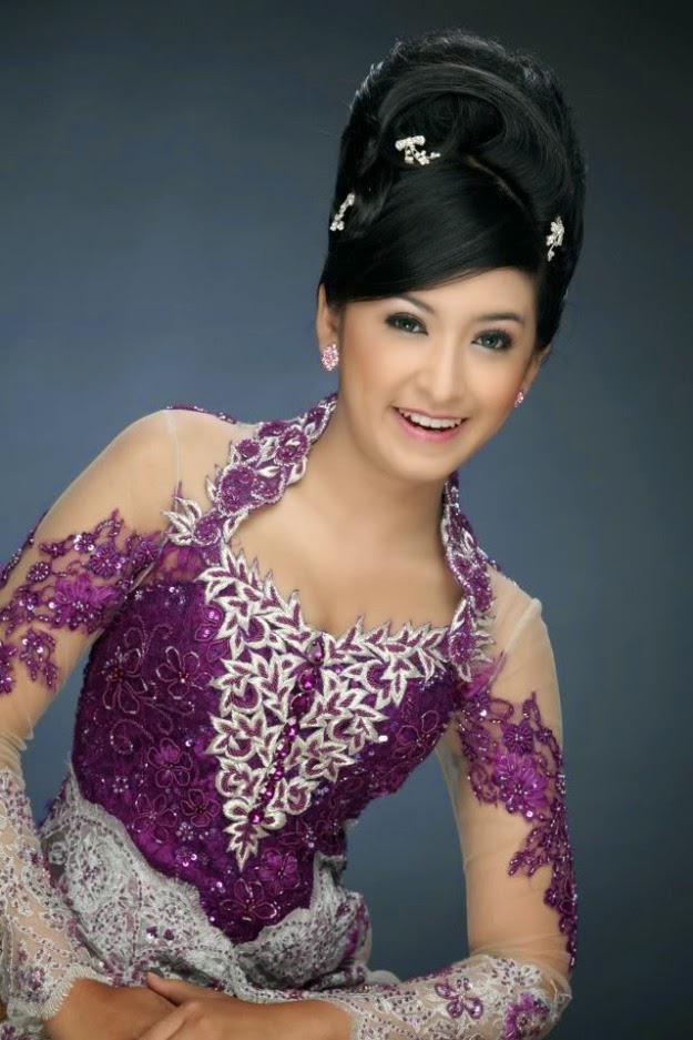 model kebaya wisuda