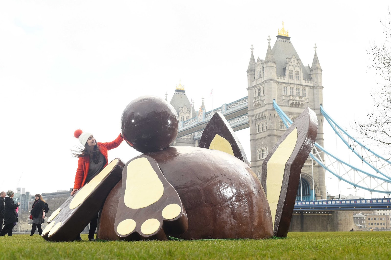Dr. Oetker's Giant Chocolate Bunny Bum Tours The UK Dr. Oetker's Giant Chocolate Bunny Bum Tours The UK