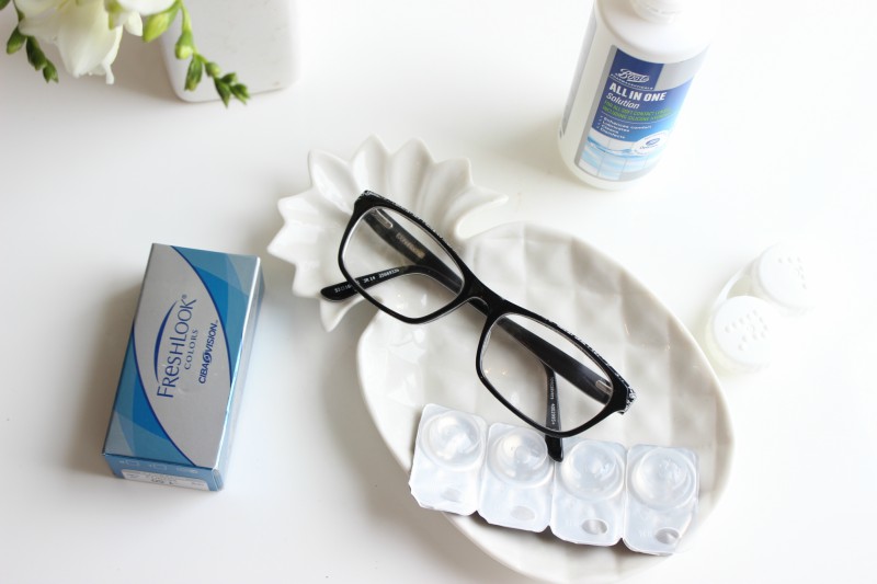 What They Don't Tell You About Wearing Contact Lenses The Sunday Girl