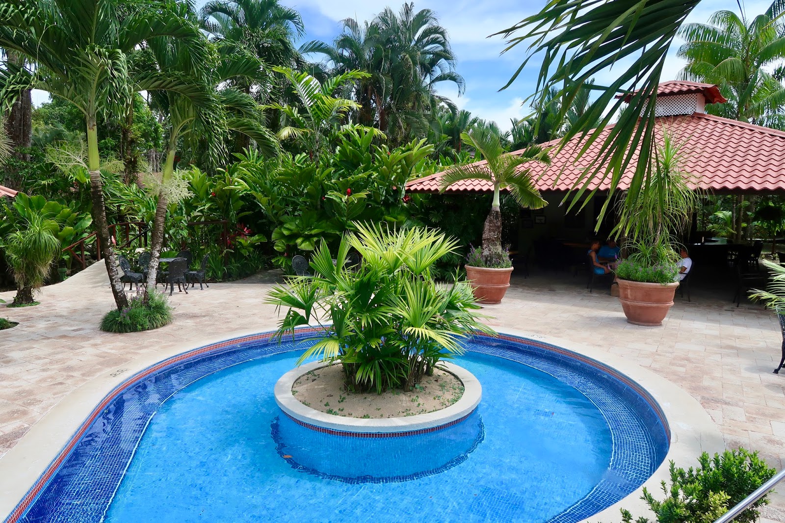 Mawamba Lodge, Tortuguero, Costa Rica FRENCH FASHION TOUCH