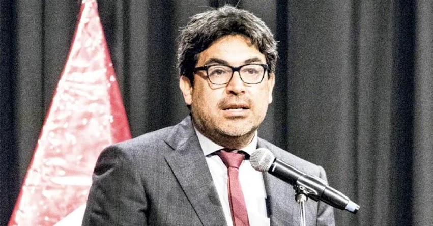 Congresistas piden la renuncia del Ministro de Educación por irregularidades en proceso de tablets Congresistas piden la renuncia del Ministro de Educación por irregularidades en proceso de tablets