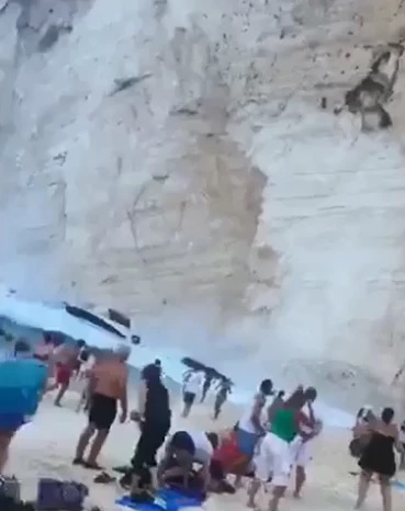 Sette feriti in Grecia dopo che le rocce si sono schiantate sulla spiaggia piena di turisti britannici