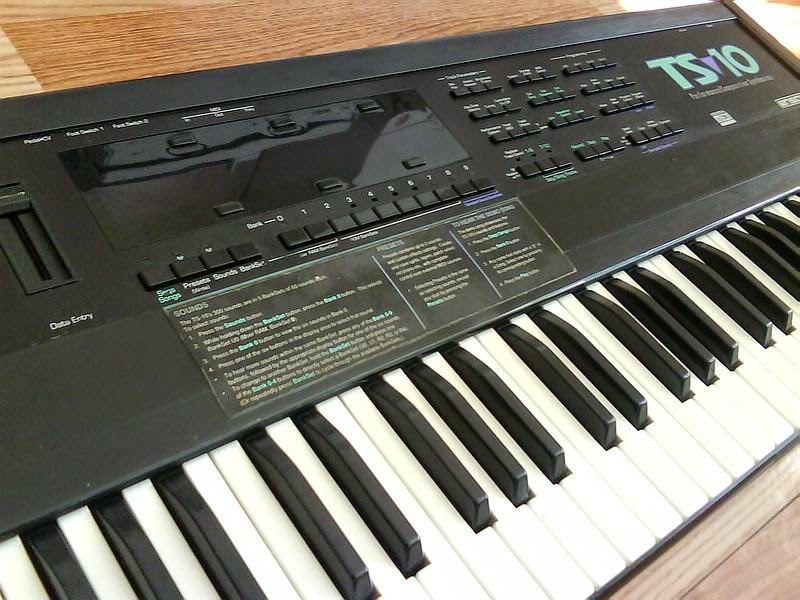 Teclados Synthes y Samplers ENSONIQ TS10 PLUS