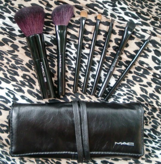 MAC, Bobbi Brown Brush Sets and tools Get the new look with Mac