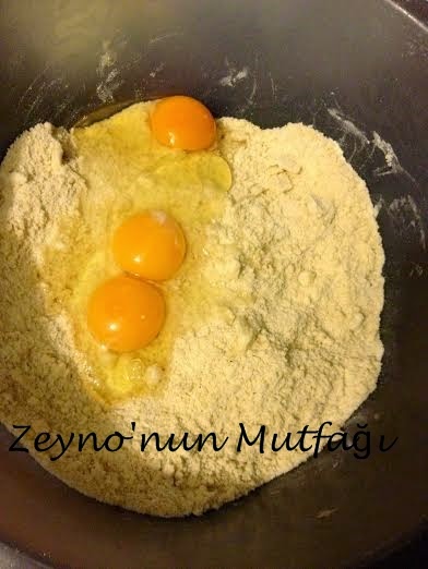 http://zeynonunmutfag-zeynep.blogspot.com.tr/2015/02/sevgililer-gunu-kurabiyesi.html