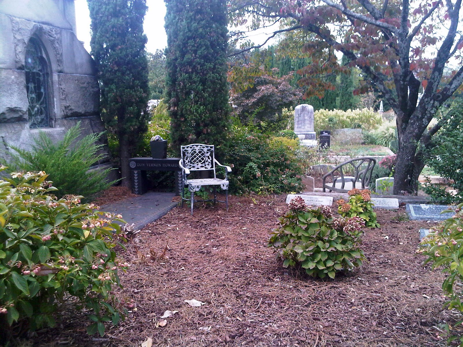 simple photography jeff c Item 73 Volunteer at Oakland Cemetery