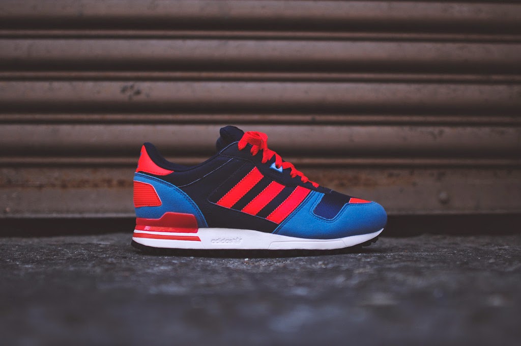 Festive Footwear Of Sorts: Adidas ZX700 | SHOEOGRAPHY