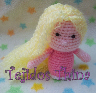 TÍTERE DE DEDO AMIGURUMI NENA