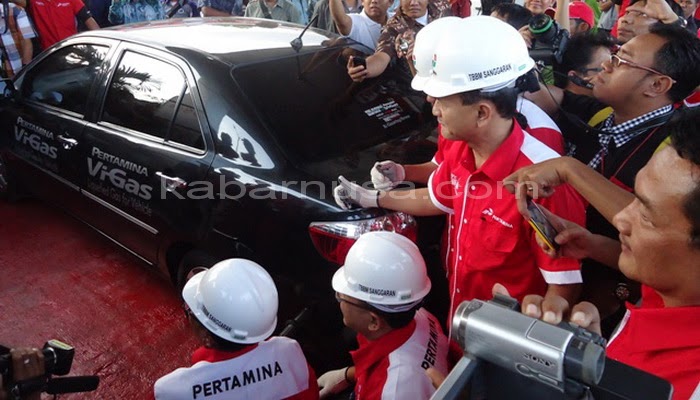 Senin, BBM Premium Turun Rp6400 Per Liter