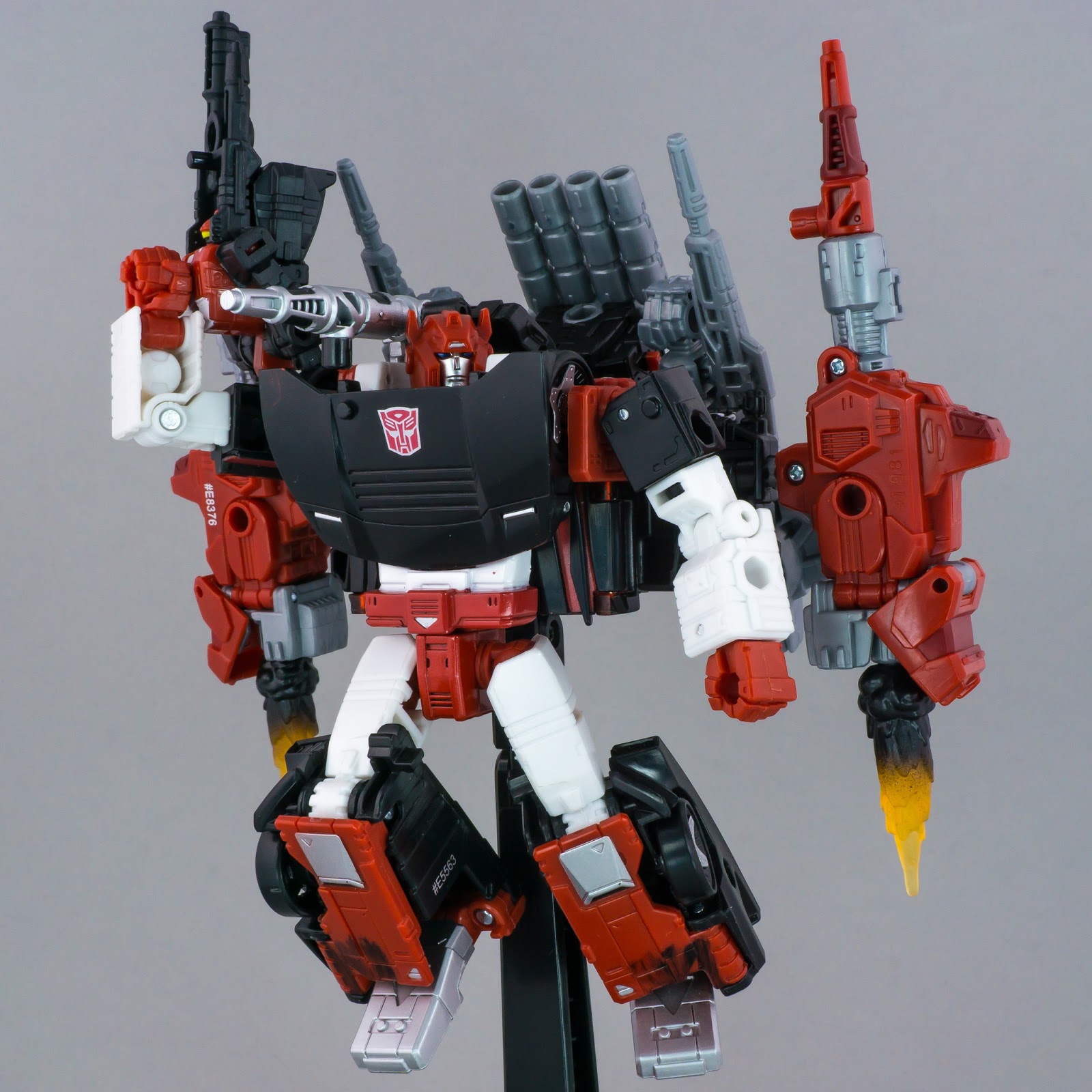 Transformers Generations Selects Cromar flight mission weaponizer mode