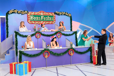 Silvio com a bancada dos Pontinhos - Crédito: Lourival Ribeiro/SBT Silvio com a bancada dos Pontinhos - Crédito: Lourival Ribeiro/SBT