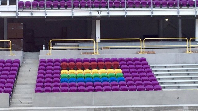 Estádio do Orlando City homenageará vítimas de atentado em boate LGBT Estádio do Orlando City homenageará vítimas de atentado em boate LGBT