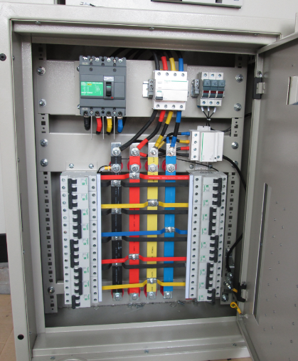 Tủ điện phân phối Schneider Tu-dien-phan-phoi-Schneider