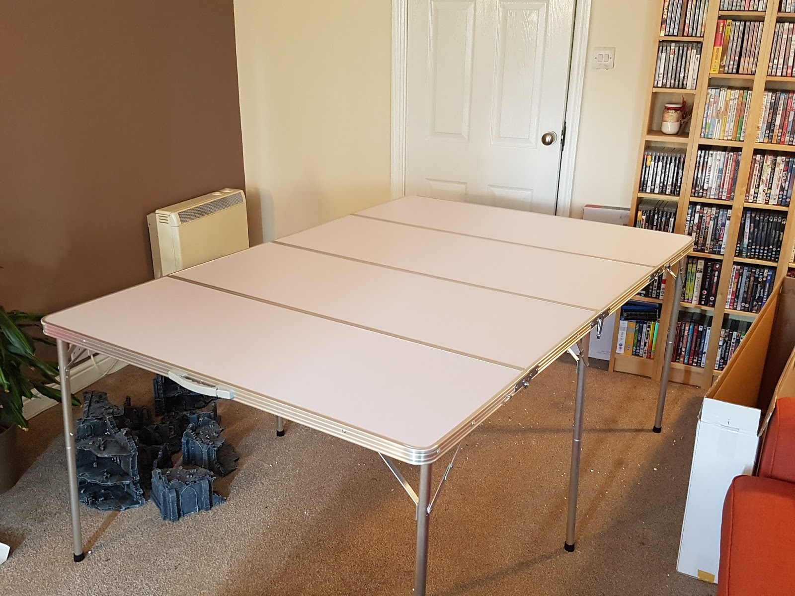 War Diary Of A Casual Gamer Unboxing Urbanmatz Folding Table, Game Mat and Terrain Package Deal