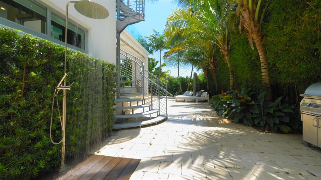 Tour 120 N Hibiscus Dr, Miami Beach FL vs. 40 Interior Design Photos
