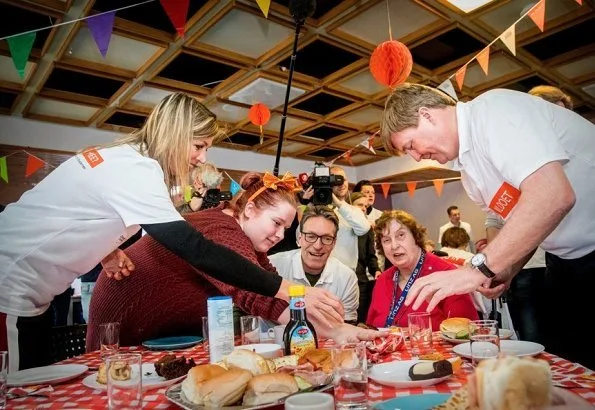 King Willem-Alexander and Queen Maxima worked voluntarily for NL Doet 2018 at 't Hofland Care Centre in Pijnac