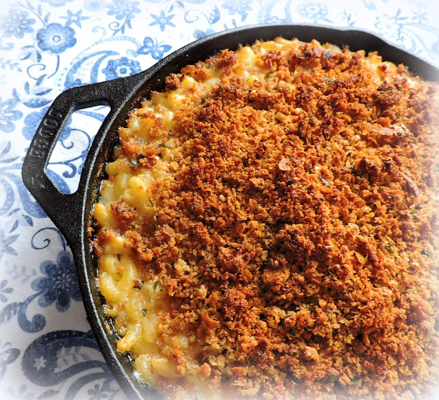 Baked Mac & Cheese with a Crispy Crumb Topping