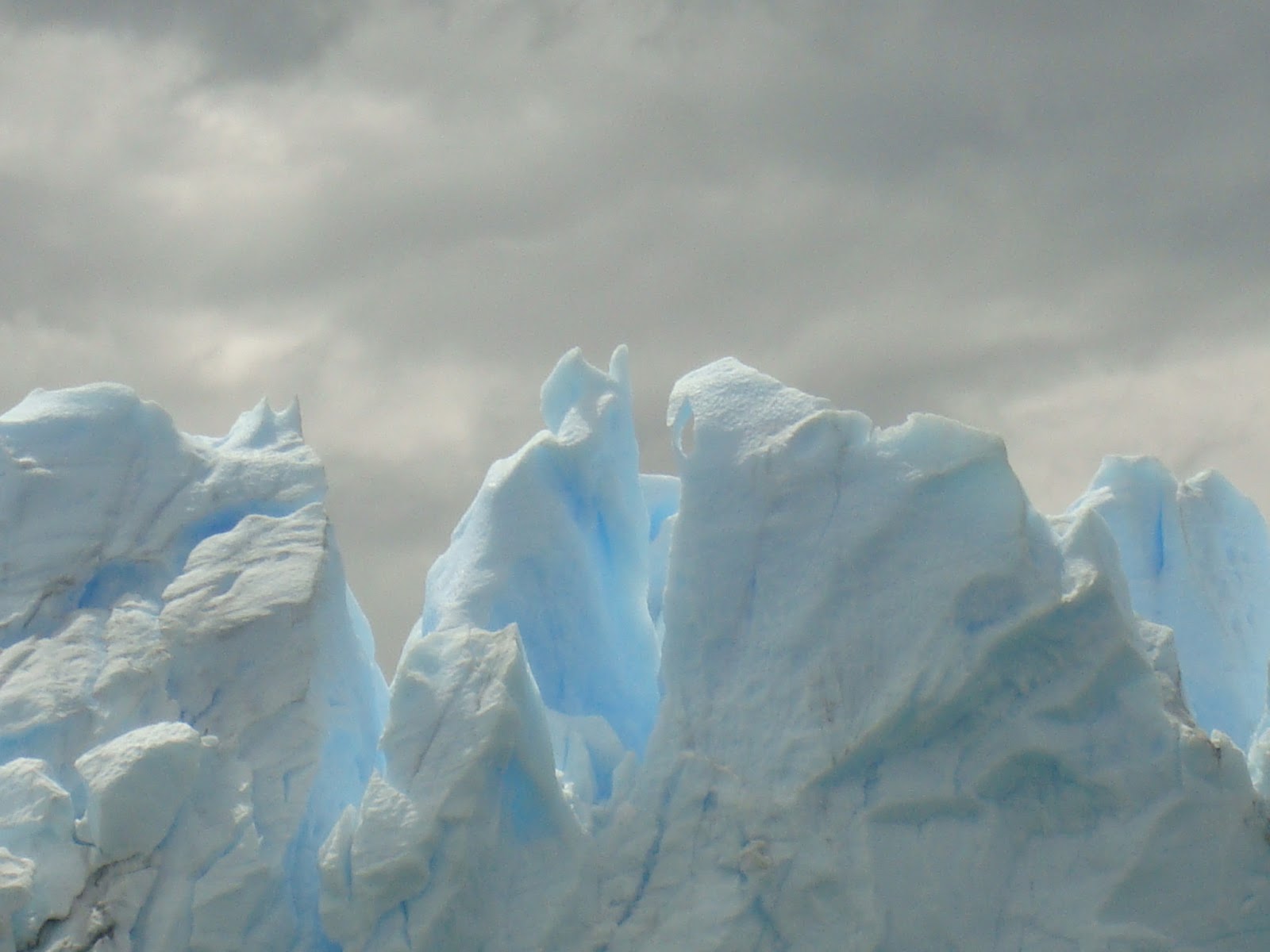 El glaciar Perito Moreno en Argentina. Esculturas en el hielo - EL AÑO DE LAS DOS PRIMAVERAS: 4 MESES VIVIENDO CHILE (8)