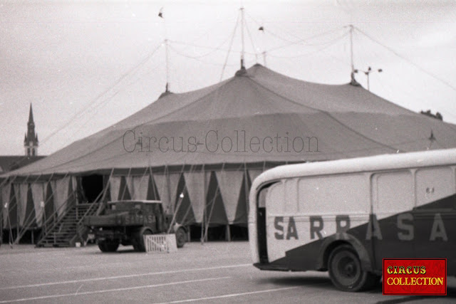 vue du chapiteau du Cirque Sarrasani 