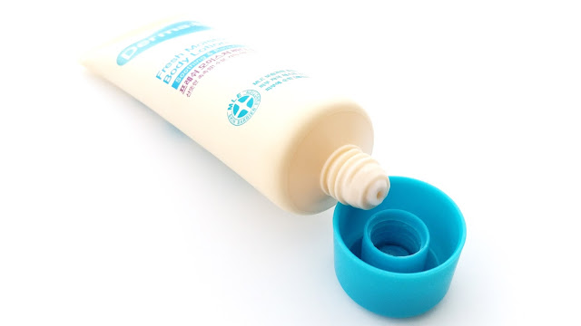 The deluxe samples comes in a squeeze tube.