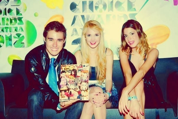 illussi Интервью с Мартиной Штоссель, Хорхе, и Мерседес