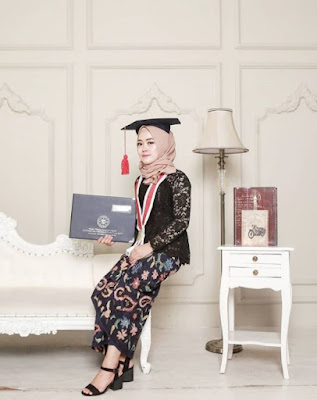 model kebaya wisuda berjilbab terbaru model kebaya wisuda berjilbab terbaru
