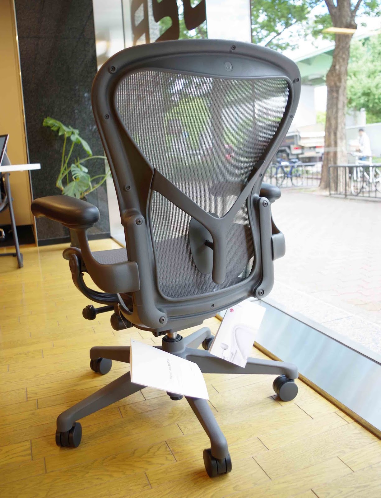アーロンリマスタード版ライトシリーズの実物写真 Case Study Shop Nagoya Blog ミッドセンチュリー期の家具専門