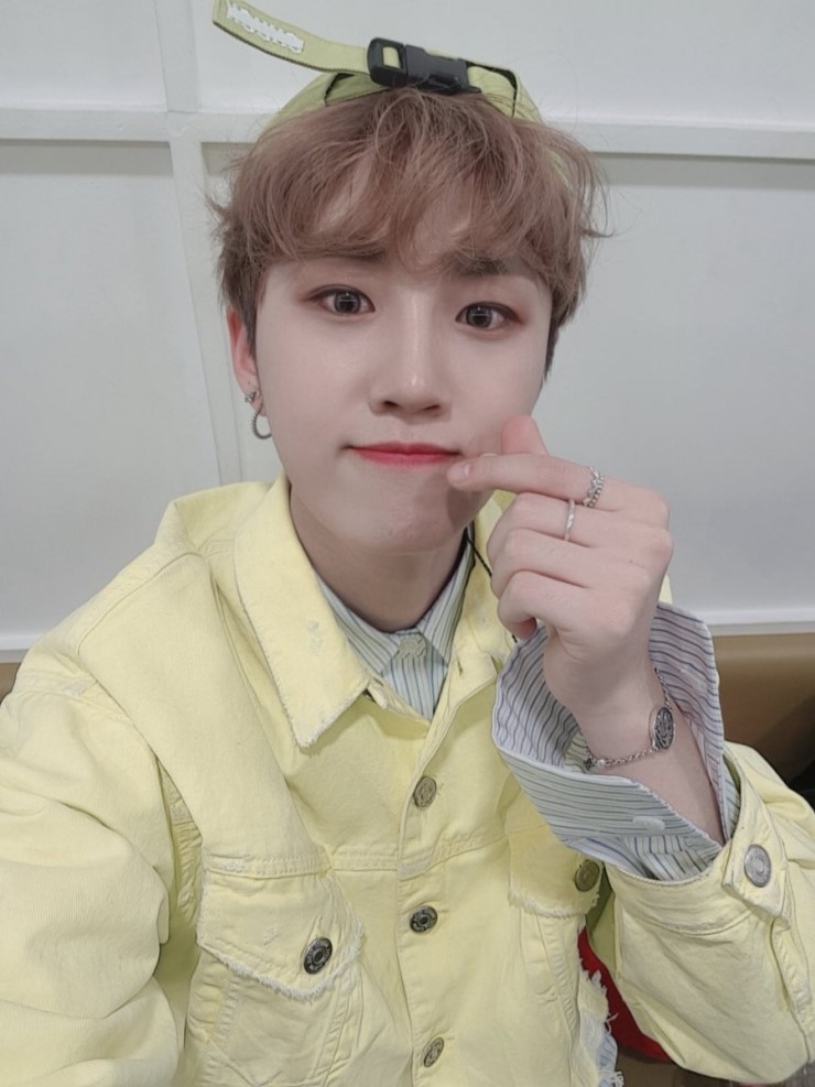 영또베라고 할정도로 베레모 많이쓰는 아이돌 | 인스티즈