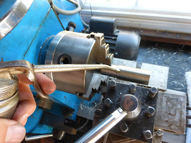 threading collet in lathe